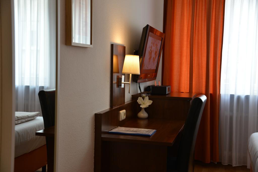 Italia Hotel 3*